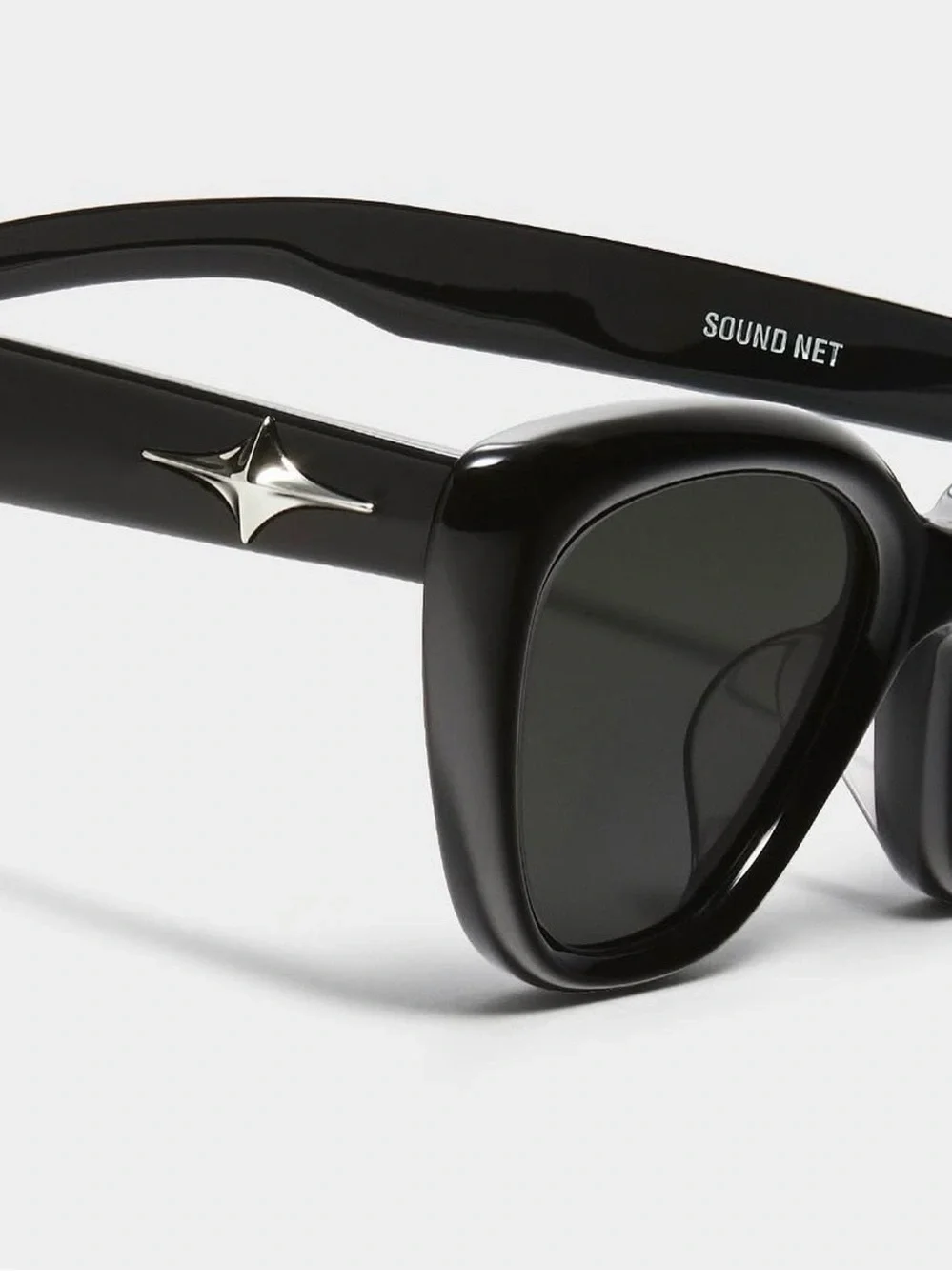 GENTLE MONSTER Bold Sound Net Sunglasses